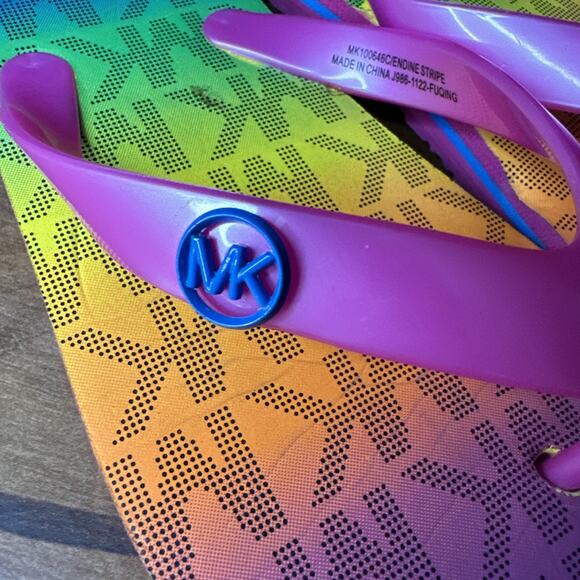 Michael Kors Endine Stripe girls rainbow "MK" flip flops Youth sizes 4/5 - Picture 4 of 7